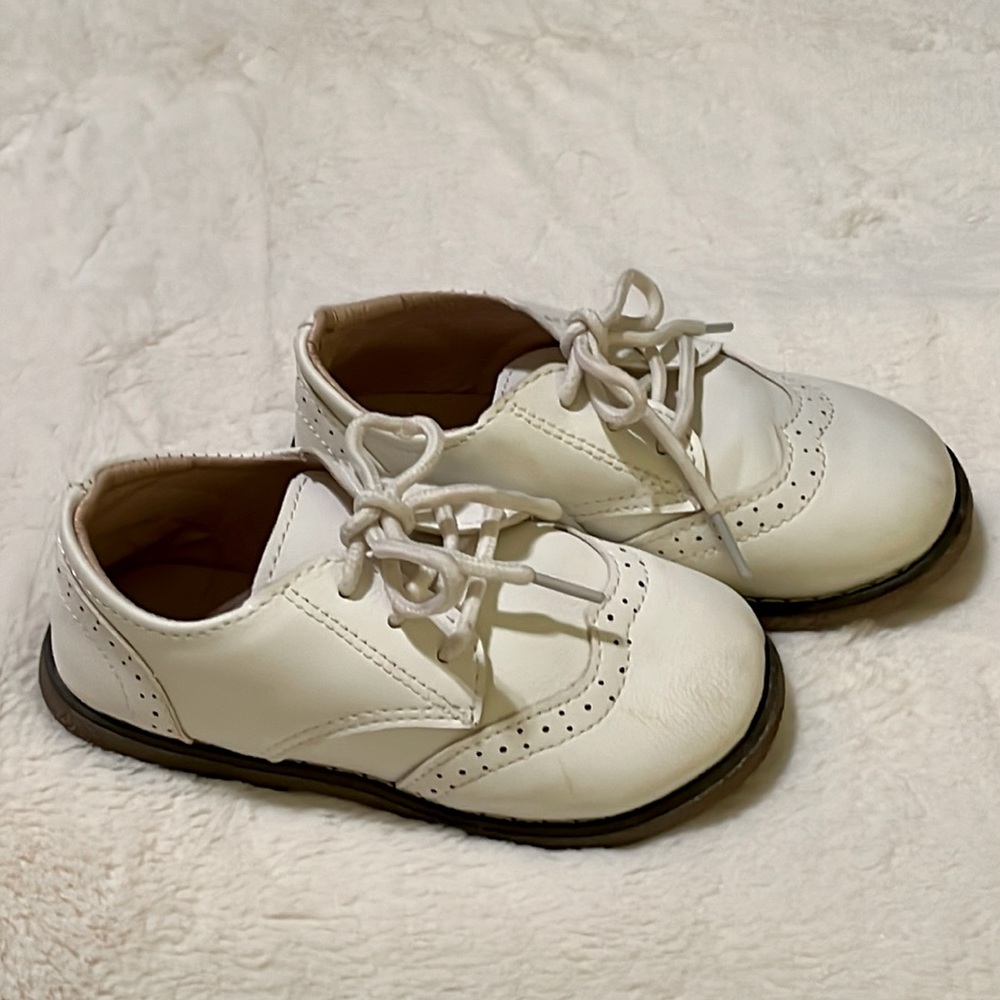 MG Baby Toddler Boys White Wingtip Shoes 11/28